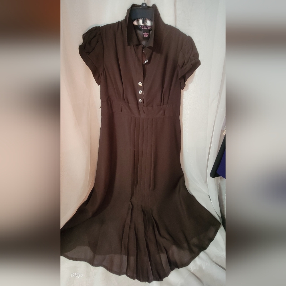 Robbie Bee Brown Pleated Midi Sundress